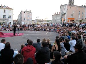 2010  