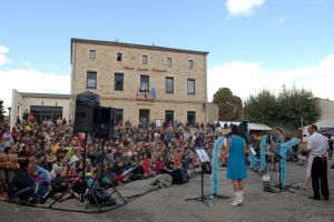 2011  