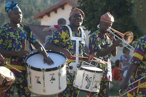 fanfare eyonle  