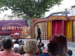 illustre famille burattini  