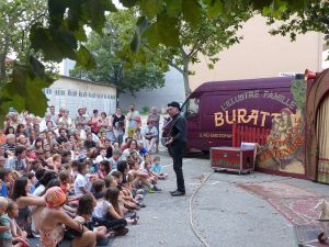 illustre famille burattini  