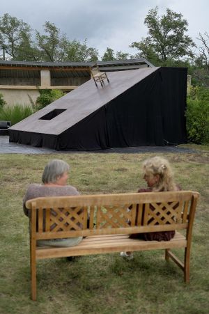 la tournoyante production  