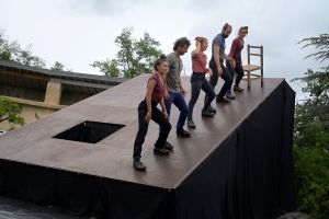 la tournoyante production  