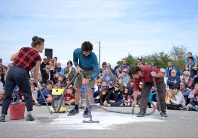 Faudrait Pas Rester Plantés Là 