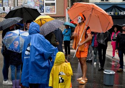 Un Verano Naranja · Tuga