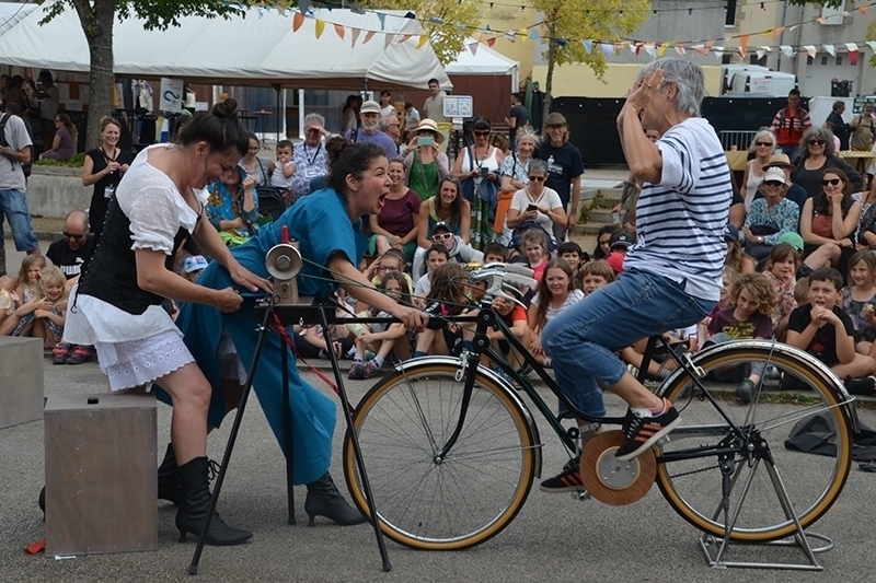 cnarep couture vélo théâtre coudre art rue 